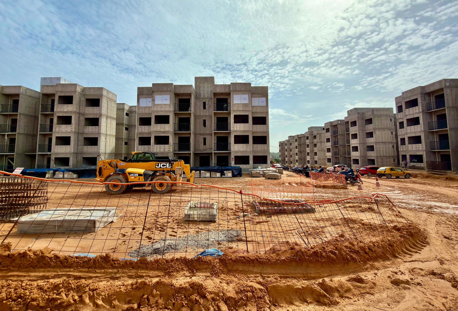 Prefeitura de Manaus supera 1 milhão de metros quadrados licenciados e cresce 77% em 2026