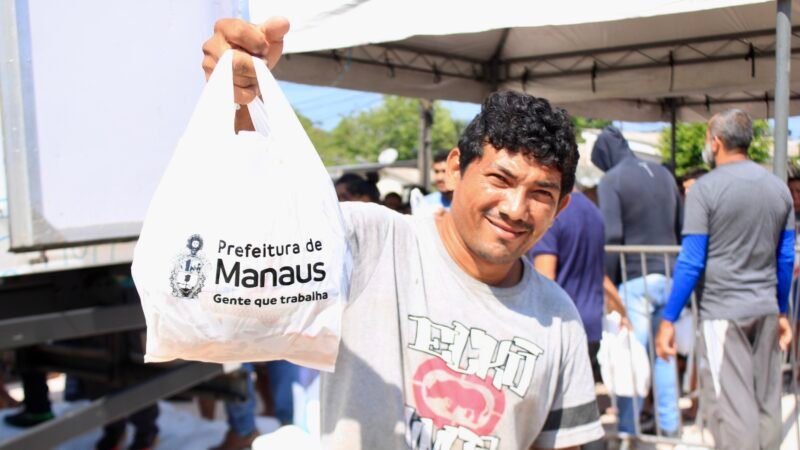 Prefeitura de Manaus entrega 35 mil peixes nas zonas Norte e Oeste pelo programa ‘Jaraqui da Gente’