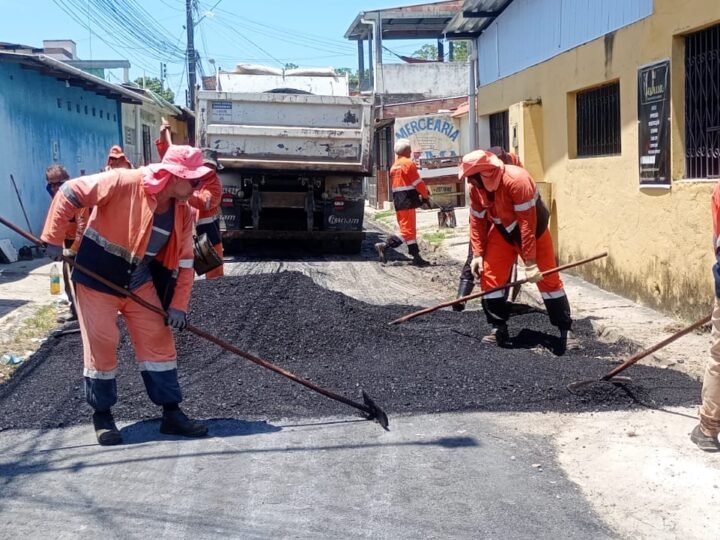 Prefeitura de Manaus conclui recuperação asfáltica da rua Amanacy, no São José Operário