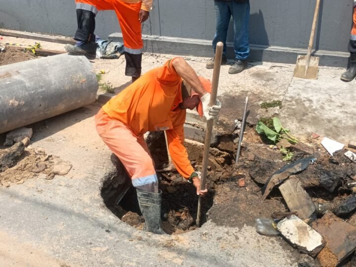 Prefeitura de Manaus recupera drenagem profunda e atua em cratera no bairro Alvorada