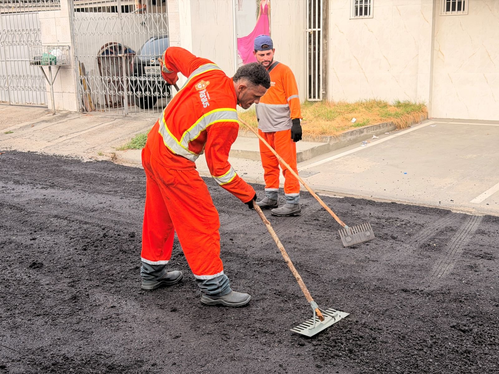 Prefeitura de Manaus transforma condições de tráfego com recapeamento na rua 3, no bairro Cidade Nova
