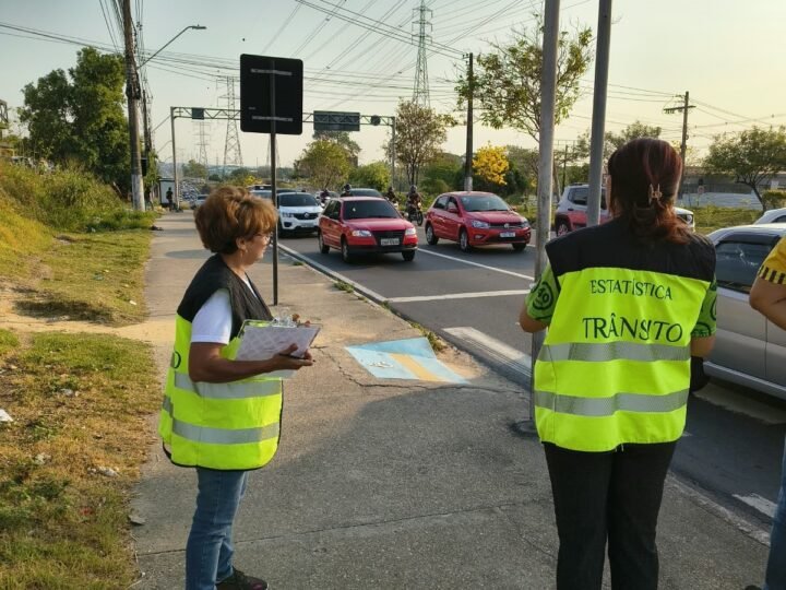 Prefeitura de Manaus realiza pesquisa para melhorar trânsito e segurança de pedestres na avenida das Torres