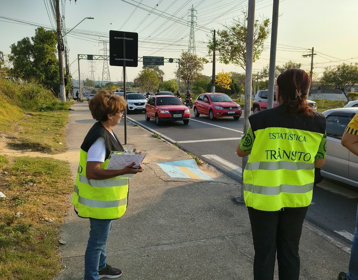 Prefeitura de Manaus realiza pesquisa para melhorar trânsito e segurança de pedestres na avenida das Torres